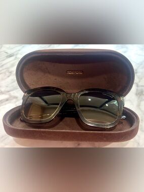 Tom Ford Women’s Beatrix Sunglasses FT0613 Blonde Havana Blue Gradient 52/22